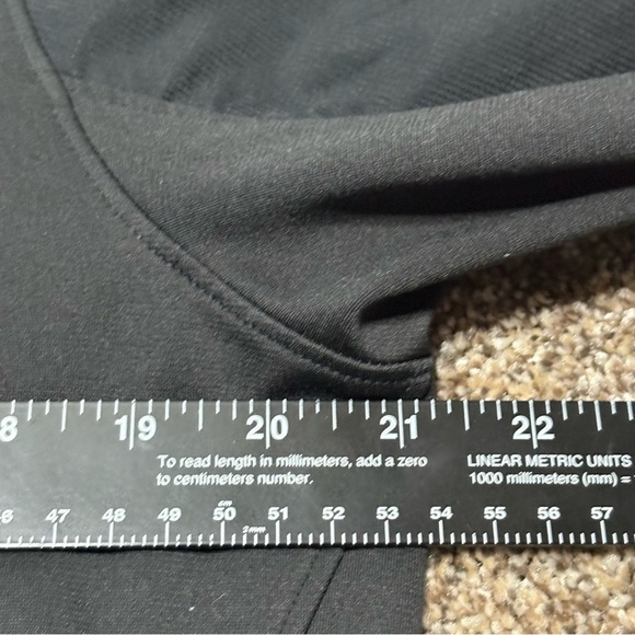 Under Armour Women’s Black and White Jacket with Tank - Picture 9 of 16